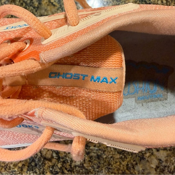 Brooks Ghost Max Shoes Women's 8.5 Coral Running Walking Gym Trainers Sneakers - Picture 8 of 8